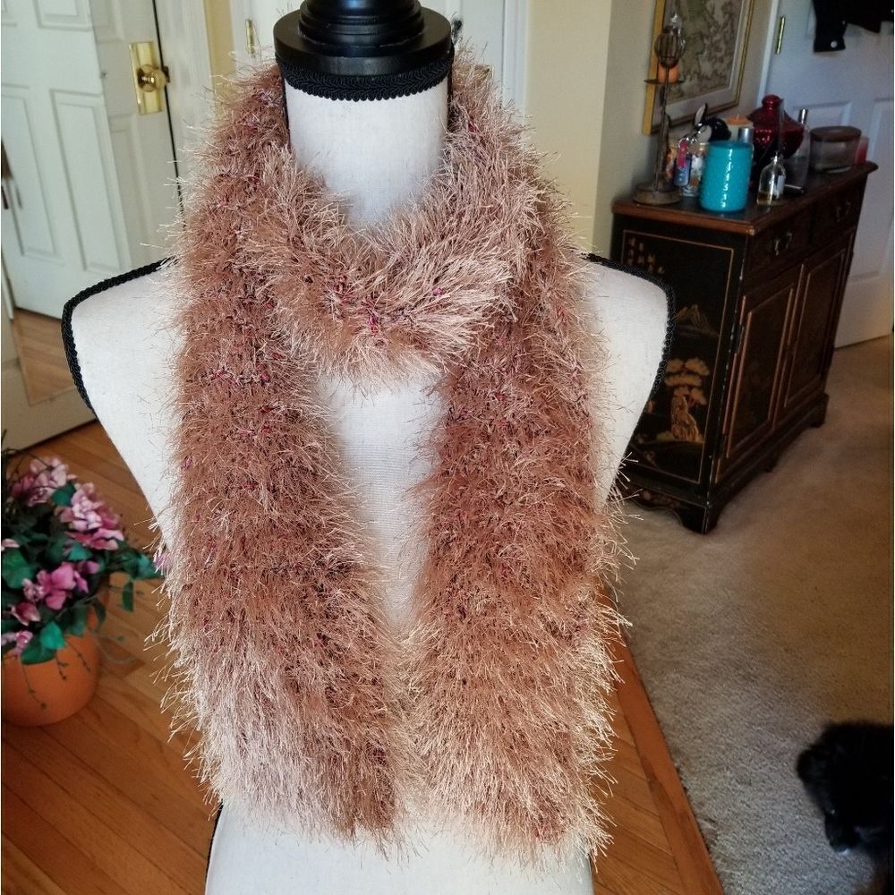 HANDMADE SCARF W/ LASH YARN